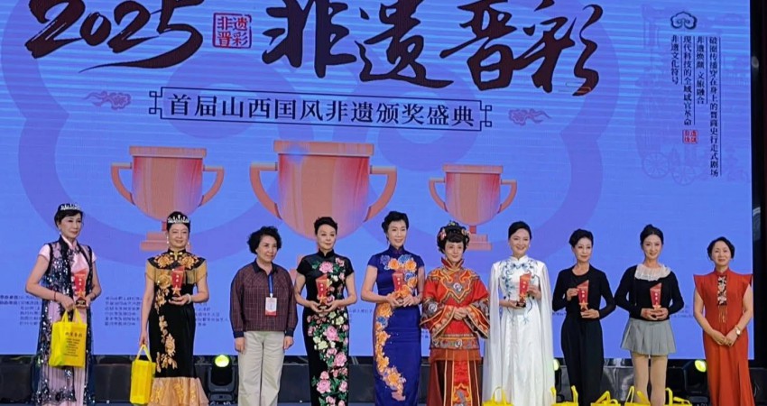 北京華服春晚 袁念華旗袍女團亮相