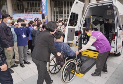 政大有愛、幸福無礙！政大EMBA 2026冬歡募集「復康巴士」 匯聚 600 萬愛心里程碑，助身障者跨出家門